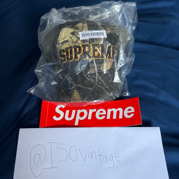 Supreme difference camo hat